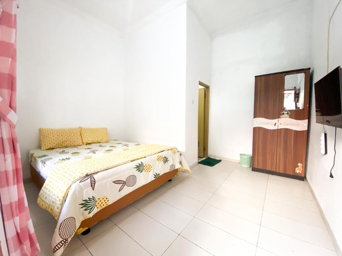 Homey Guesthouse Kertajaya Surabaya Dış mekan fotoğraf