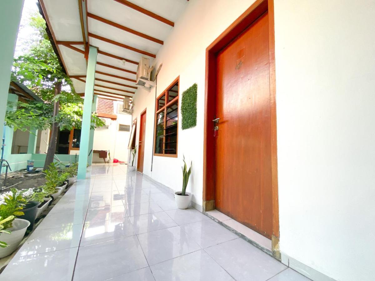 Homey Guesthouse Kertajaya Surabaya Dış mekan fotoğraf