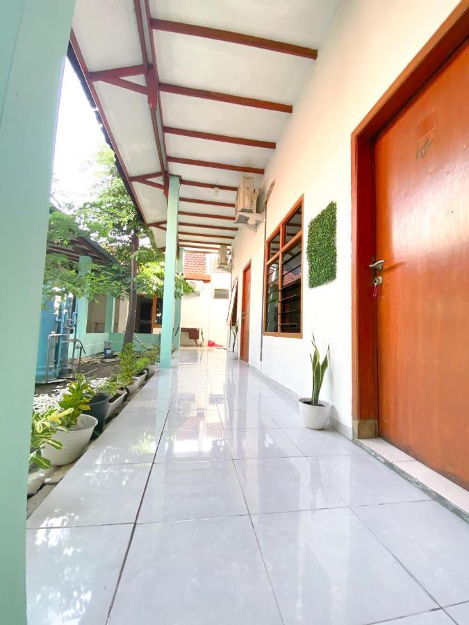 Homey Guesthouse Kertajaya Surabaya Dış mekan fotoğraf