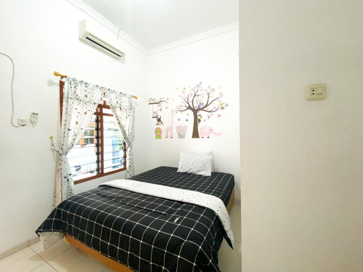 Homey Guesthouse Kertajaya Surabaya Dış mekan fotoğraf