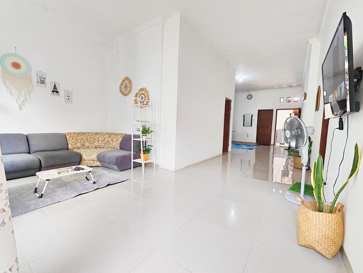 Homey Guesthouse Kertajaya Surabaya Dış mekan fotoğraf