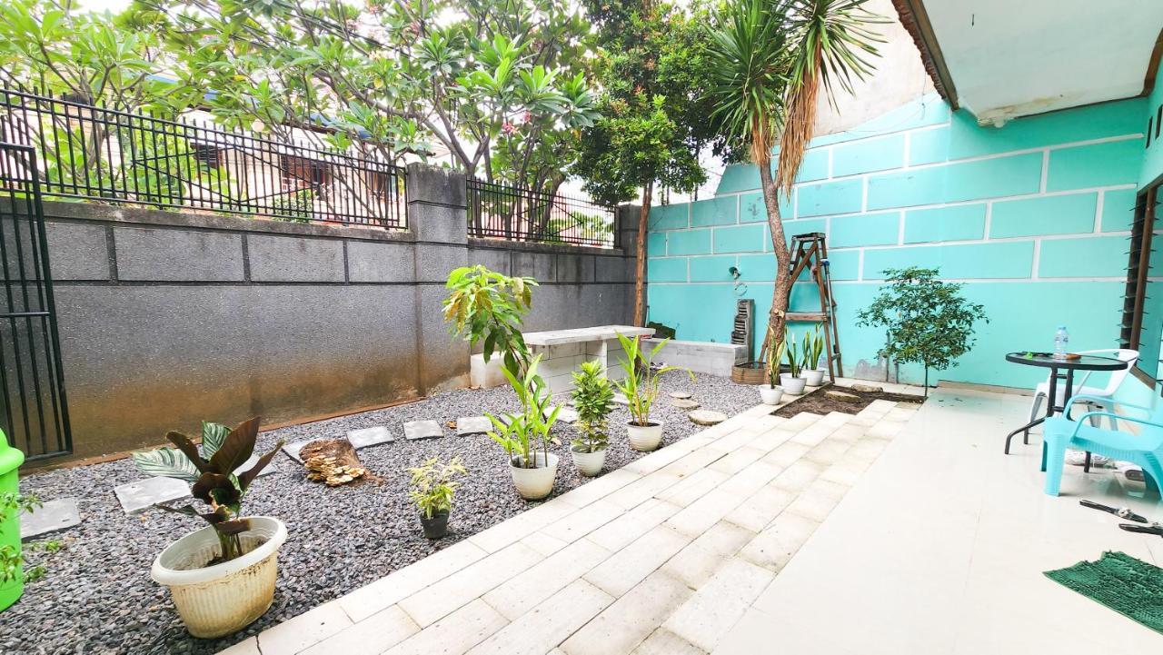 Homey Guesthouse Kertajaya Surabaya Dış mekan fotoğraf