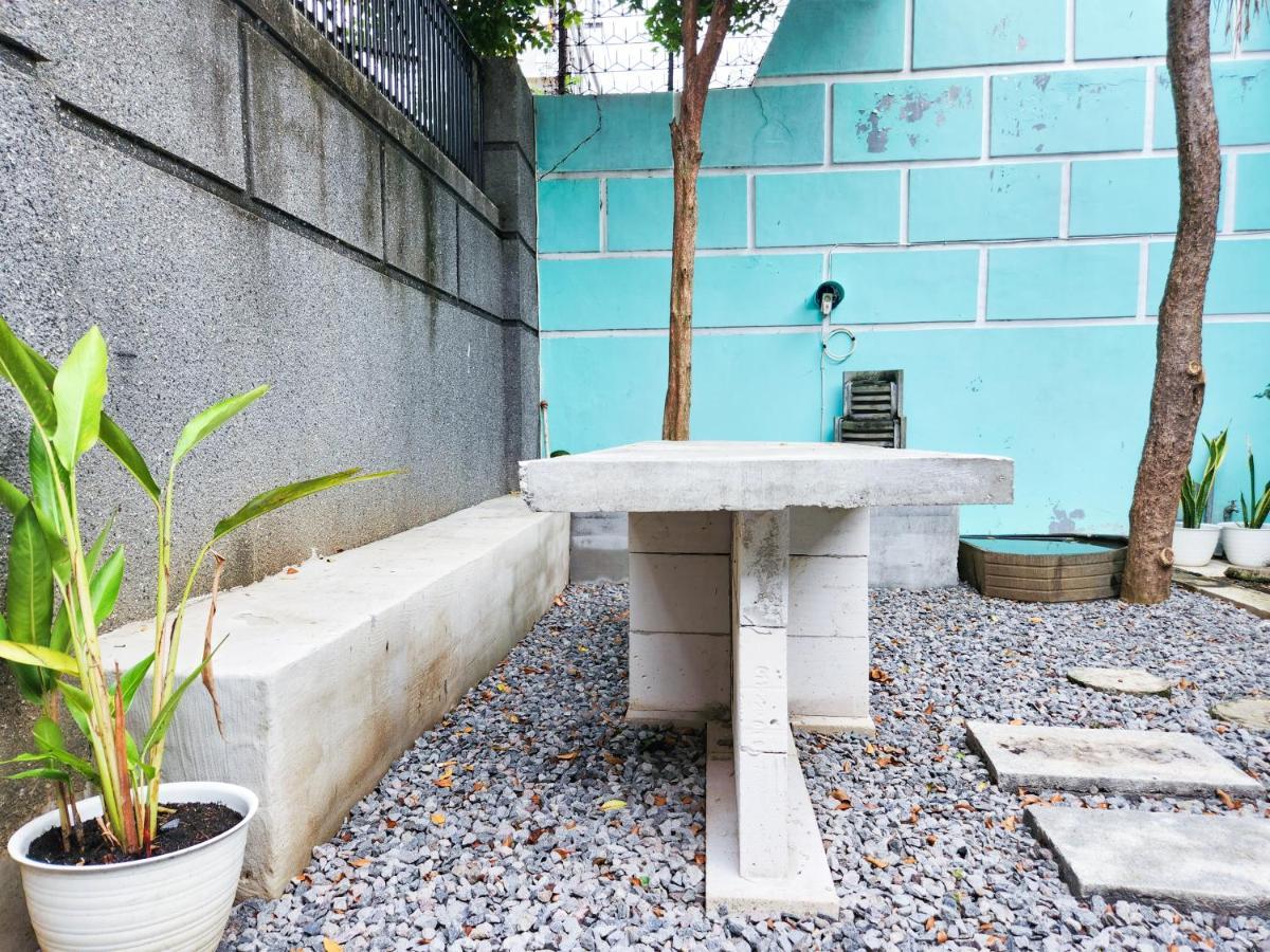 Homey Guesthouse Kertajaya Surabaya Dış mekan fotoğraf