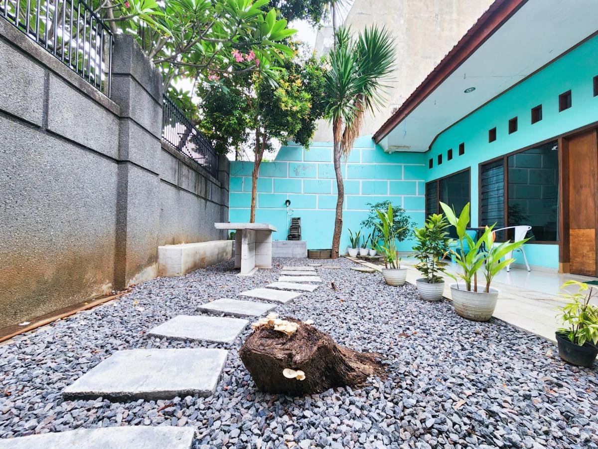 Homey Guesthouse Kertajaya Surabaya Dış mekan fotoğraf
