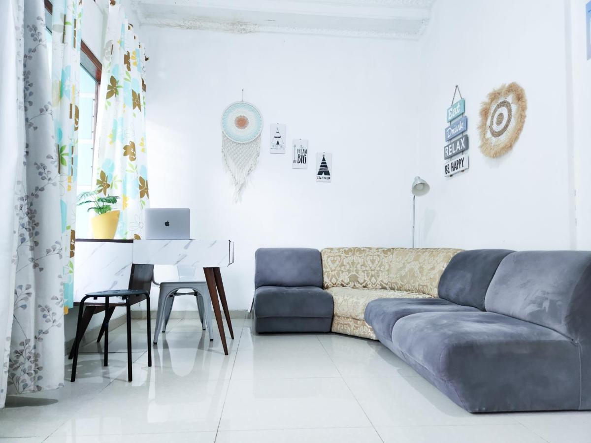 Homey Guesthouse Kertajaya Surabaya Dış mekan fotoğraf