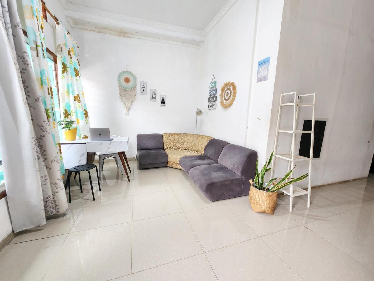 Homey Guesthouse Kertajaya Surabaya Dış mekan fotoğraf