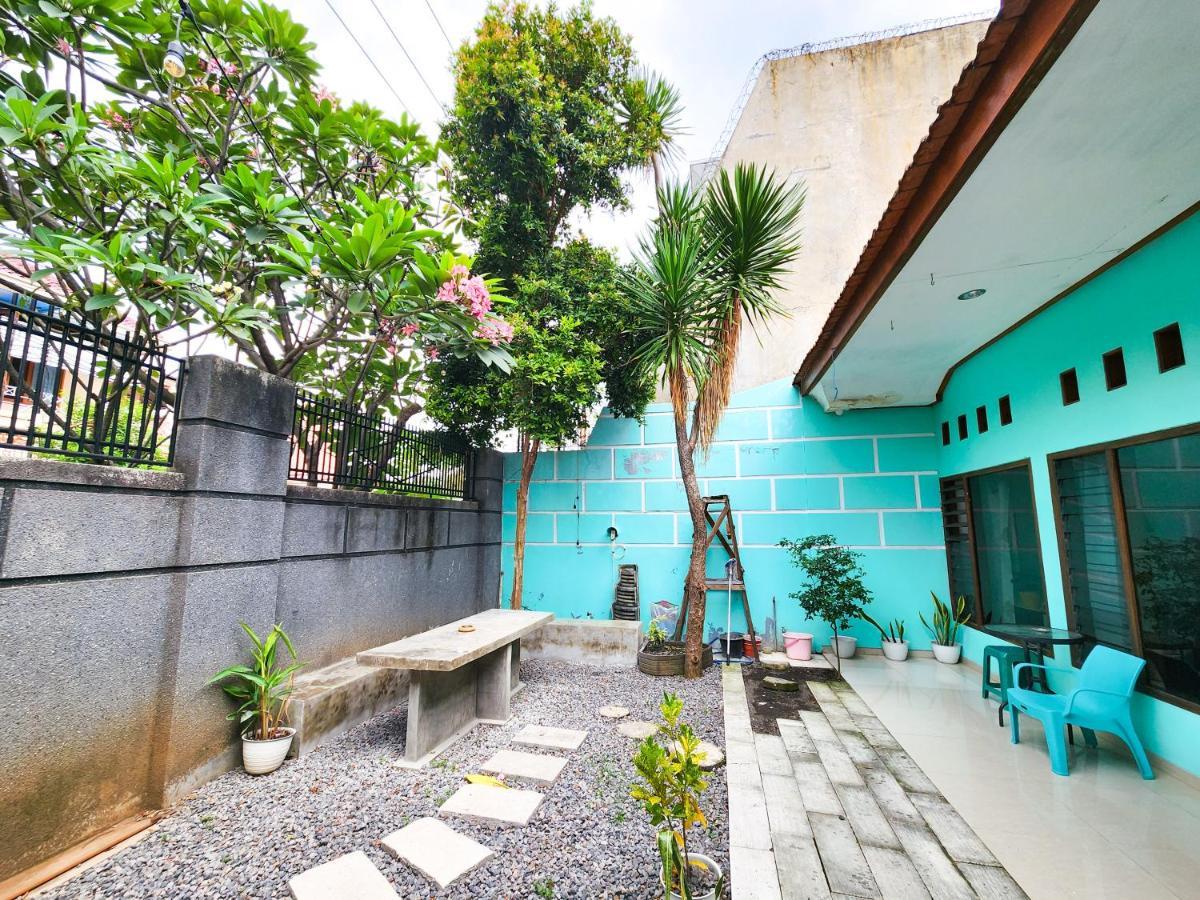 Homey Guesthouse Kertajaya Surabaya Dış mekan fotoğraf