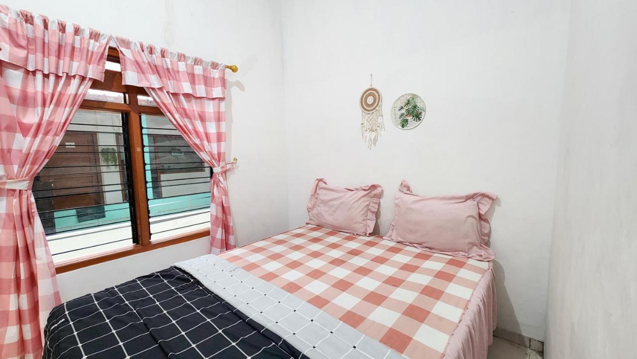 Homey Guesthouse Kertajaya Surabaya Dış mekan fotoğraf