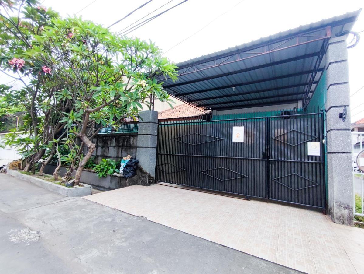 Homey Guesthouse Kertajaya Surabaya Dış mekan fotoğraf