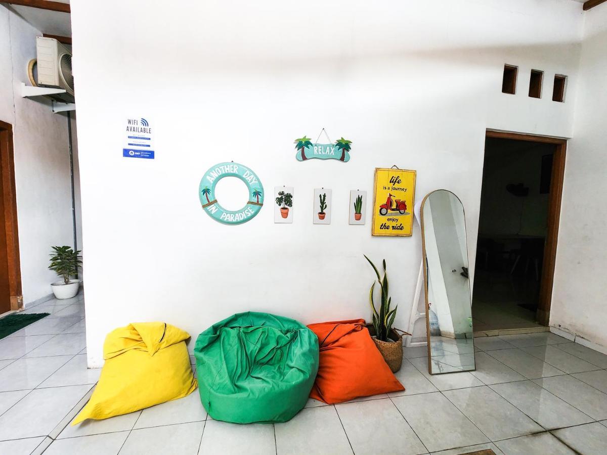 Homey Guesthouse Kertajaya Surabaya Dış mekan fotoğraf