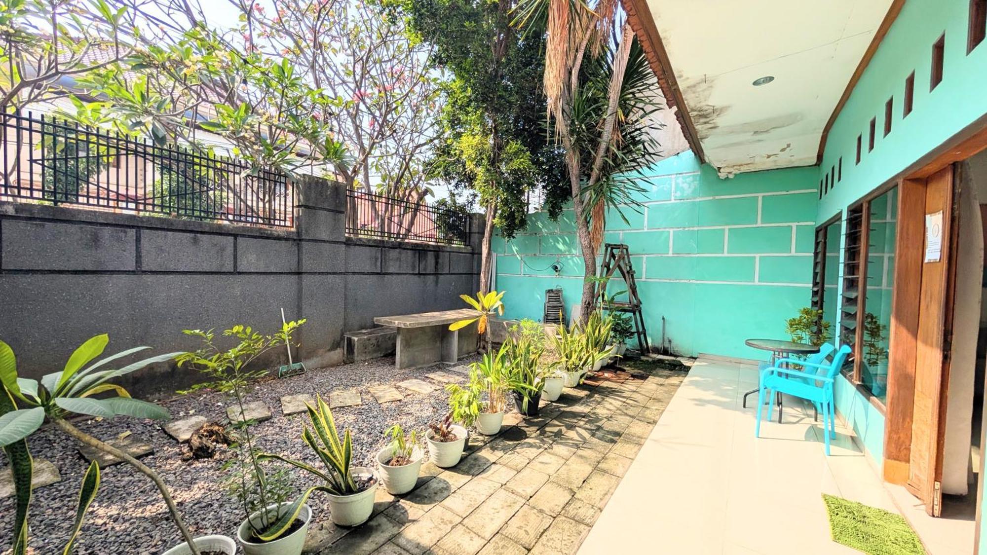 Homey Guesthouse Kertajaya Surabaya Dış mekan fotoğraf